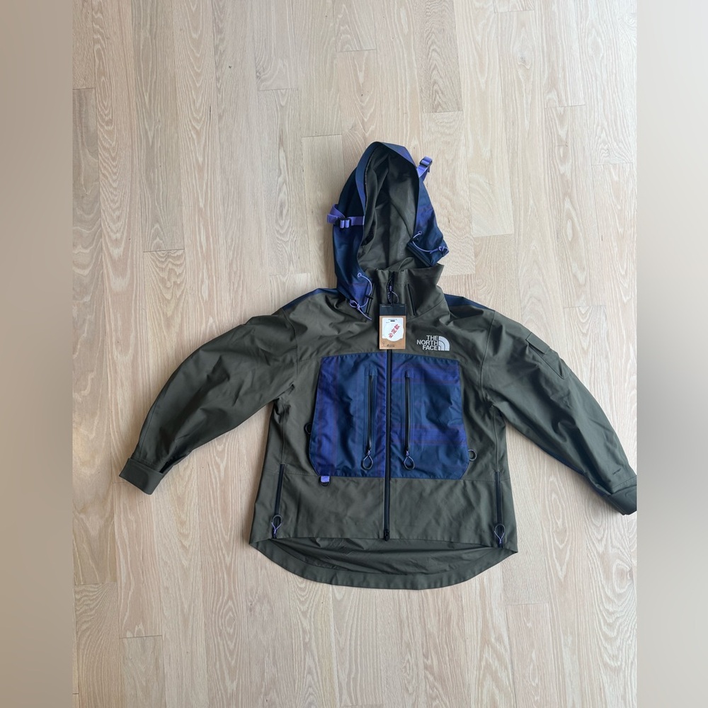 The North Face Women’s Olive Urban Exploration  dryvent jacket size medium $420